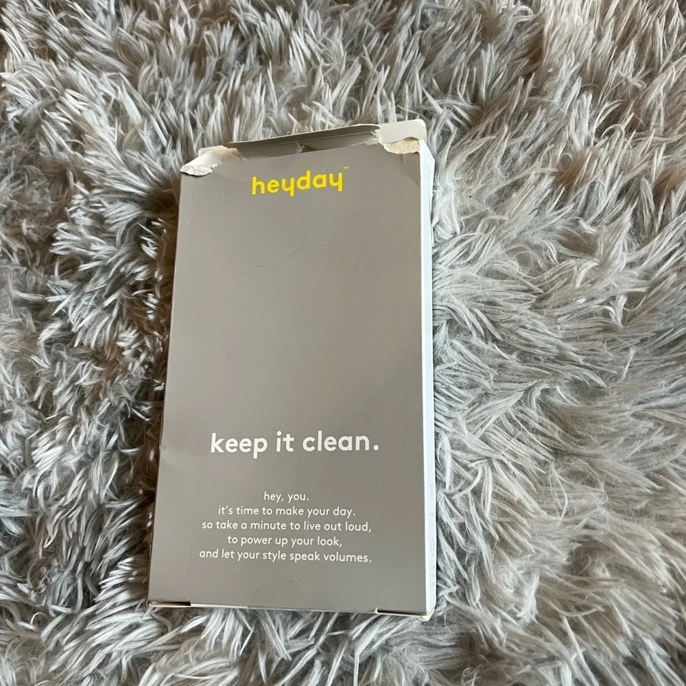 NWT Hey Day‎ pink phone case